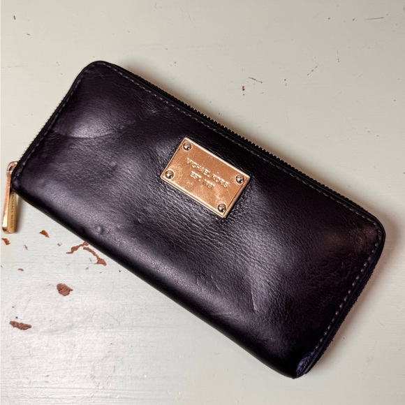 Michael Kors Continental Zip Around Wallet - Picture 9 of 15